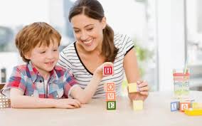 ندعمك في تعليم طفلك بأنشطة منزلية ممتعة
